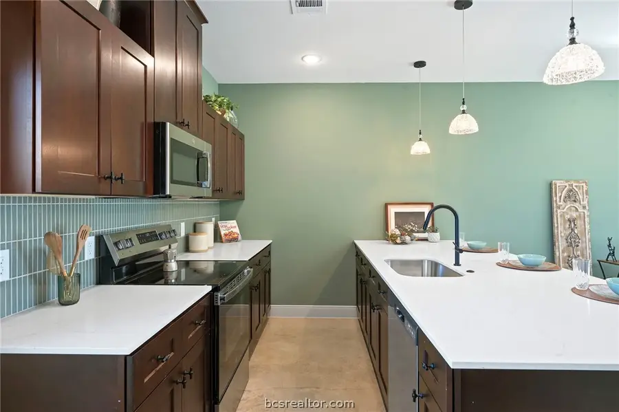 100 33rd W, Bryan, TX 77803 - #2