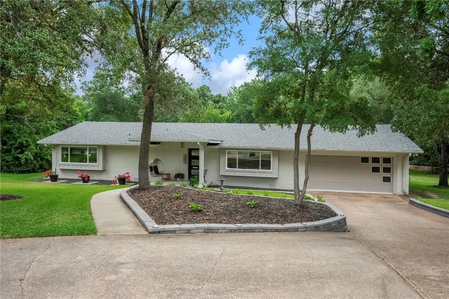 303 Brookside Drive E, Bryan, TX 77801 - #2