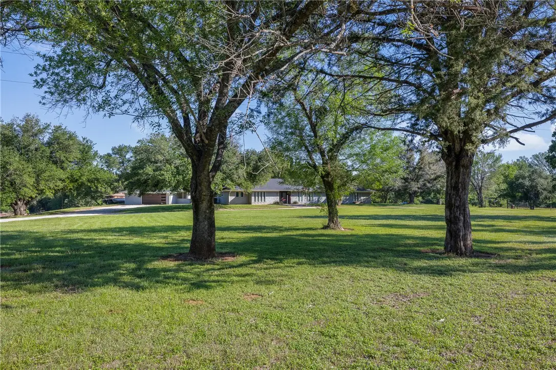 871 Cazey Loop, Franklin, TX 77856 - #1