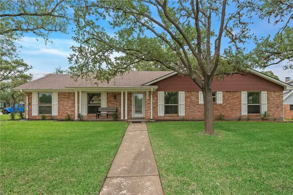 1208 Broadmoor Drive, Bryan, TX 77802