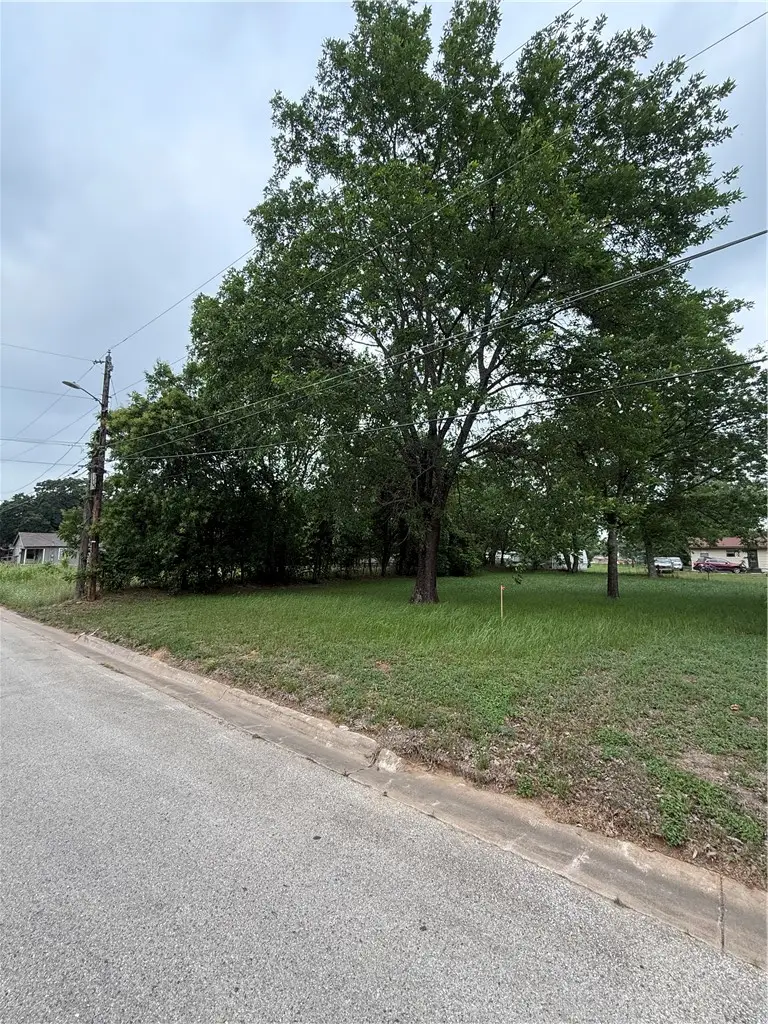 112 Dawson Street, Hearne, TX 77859 - #2