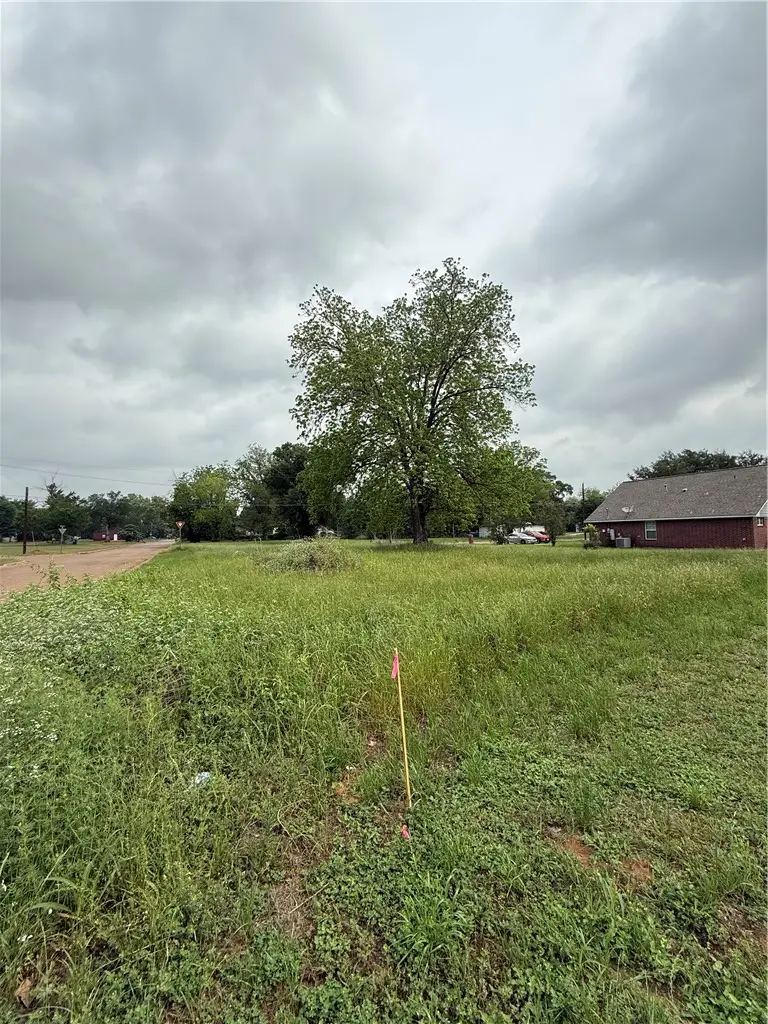 809 W 5th Street, Hearne, TX 77859 - #2