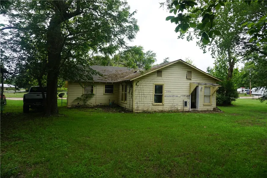 403 S Easterwood Street, Hearne, TX 77859 - #2