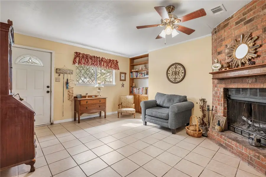 3302 Oregon Trail, Bryan, TX 77803 - #2