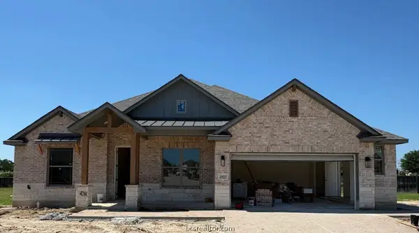 1800 Register Court, College Station, TX 77845