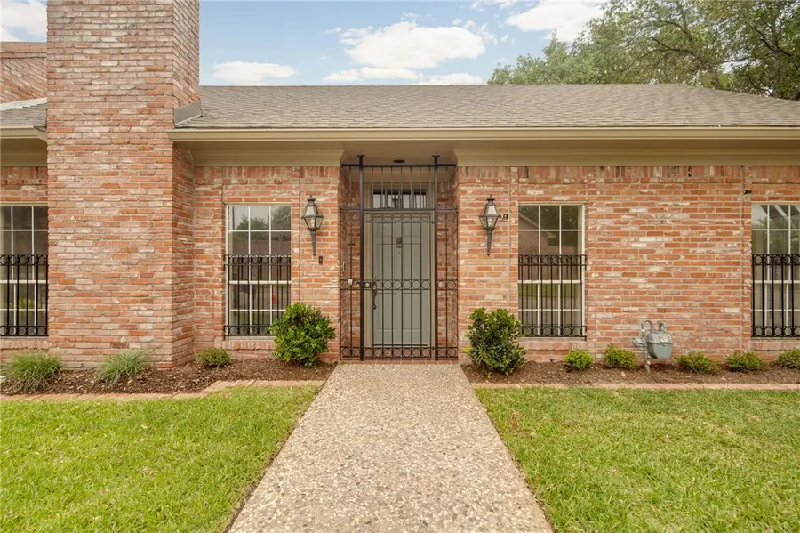 800 Dogwood Lane, Bryan, TX 77802 - #2