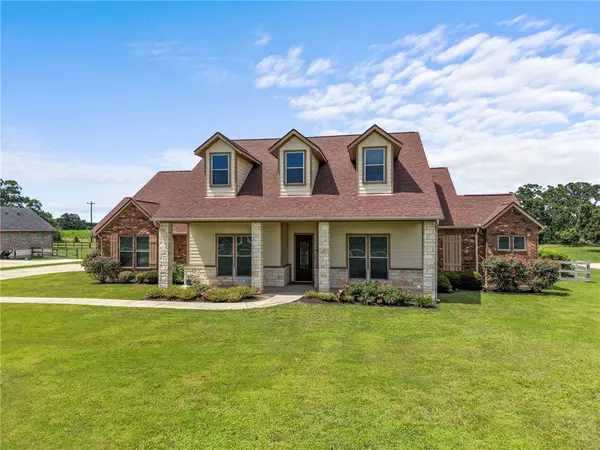 10040 Henley Cove, Iola, TX 77861