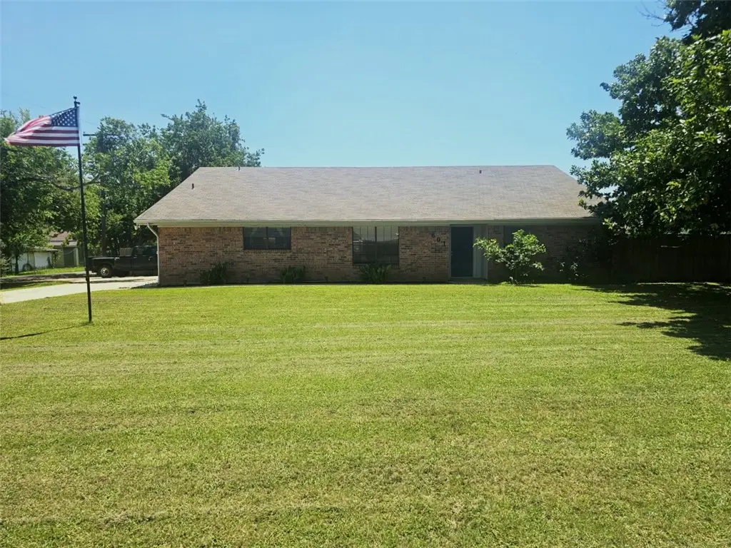 601 Rogers, Normangee, TX 77871 - #1