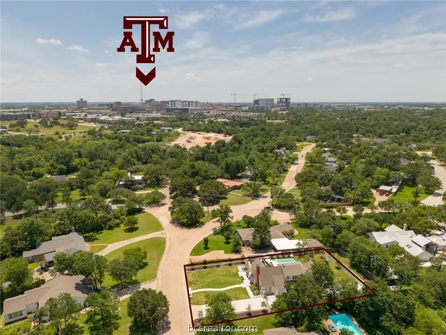 502 Brookside Drive E, Bryan, TX 77801 - #2