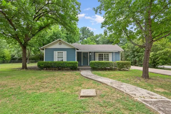 802 Ave A, Other, TX 76689