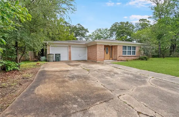 2109 Wayside Drive, Bryan, TX 77802