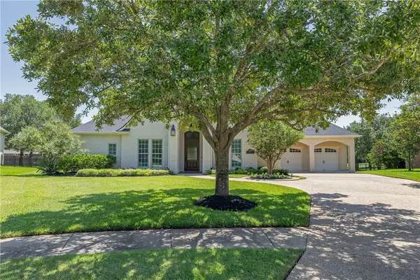 4301 Willowick Drive, Bryan, TX 77802