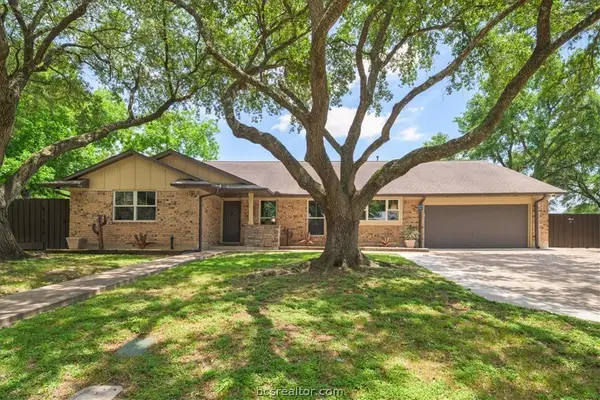 1502 Reimer, Brenham, TX 77833