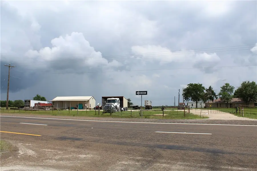 8420 State Highway 21 E, Caldwell, TX 77836 - #2