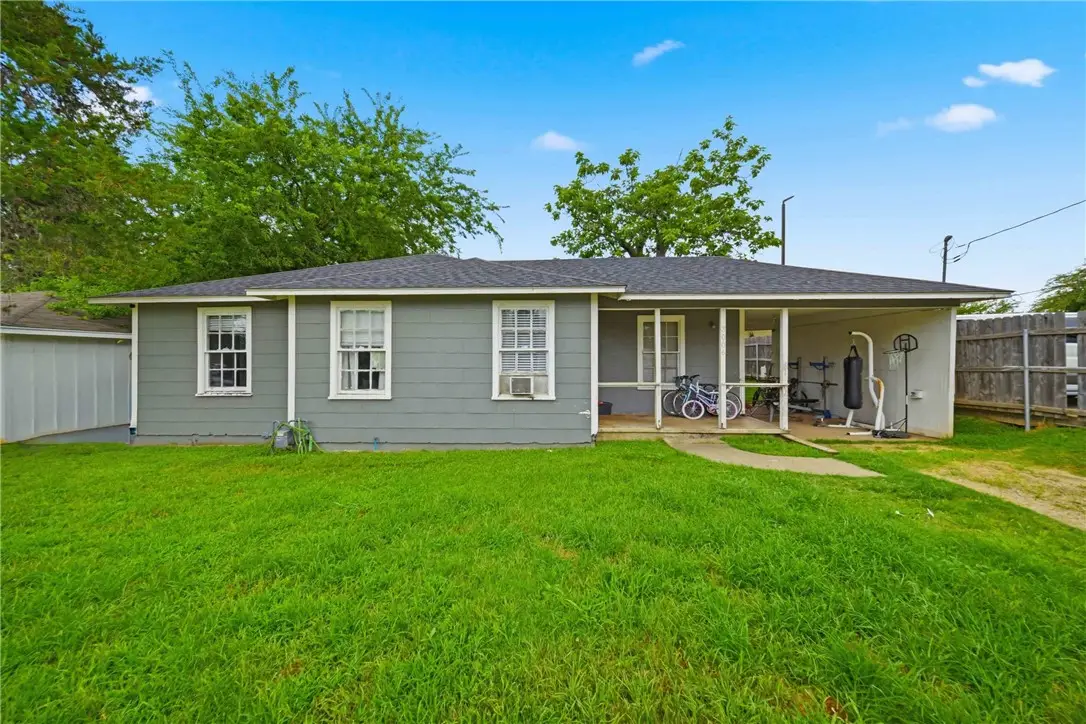 3006 First St, Bryan, TX 77801 - #1