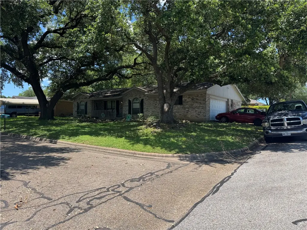 2000 Kirk, Brenham, TX 77833 - #1