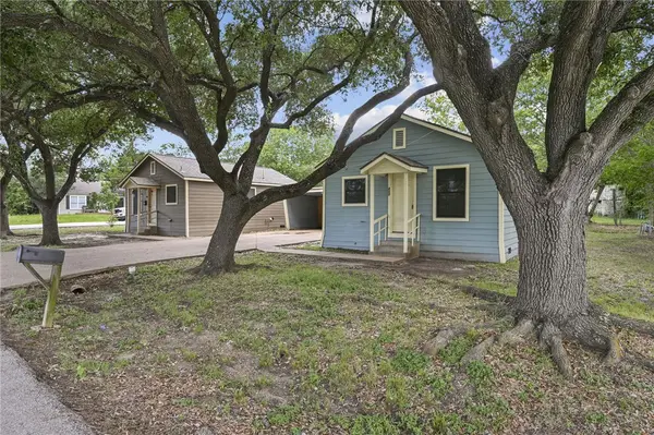 400 and 402 S Ennis Street, Bryan, TX 77803