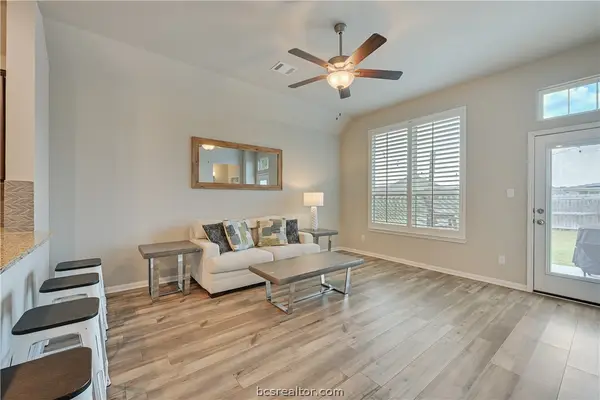 2011 Kathryn Drive, Bryan, TX 77807