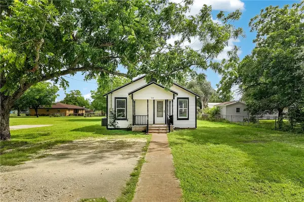 310 Hunt Street, Bremond, TX 76629
