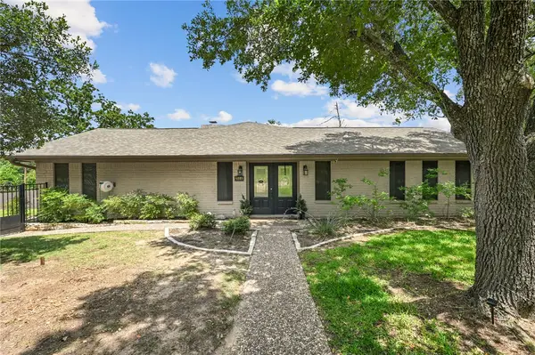 2504 Broadmoor Drive, Bryan, TX 77802