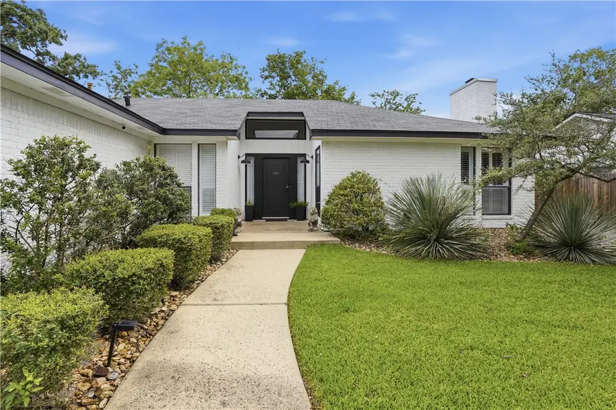 3710 Valley Oaks Drive, Bryan, TX 77802 - #2