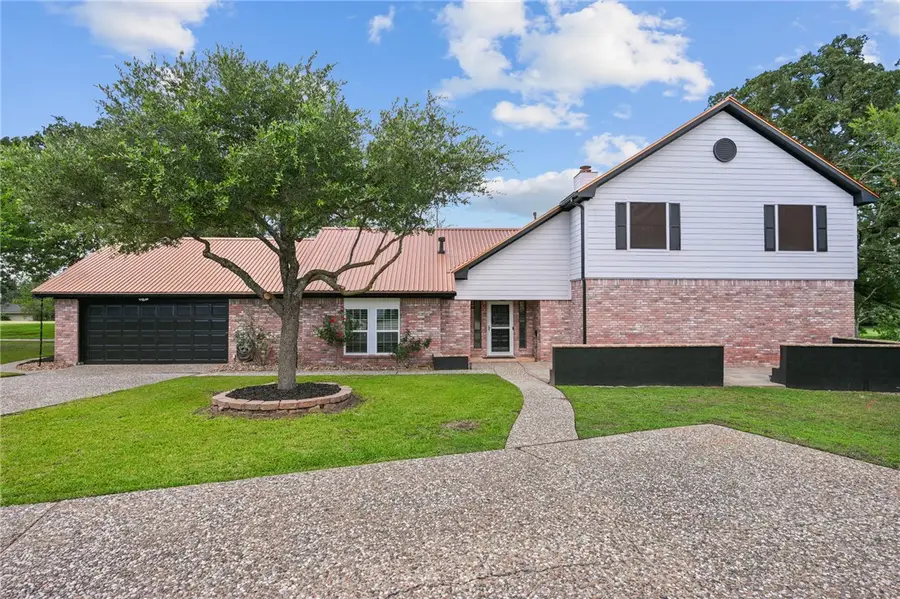 2711 Pinehurst Circle, Bryan, TX 77802 - #2