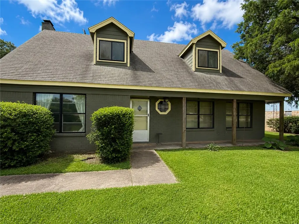 42 Golfview Drive, Hilltop Lakes, TX 77871 - #1