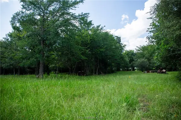 5037 Paulo Court, Bryan, TX 77808