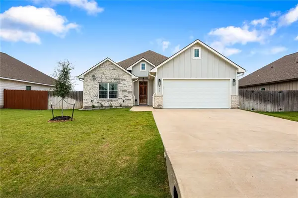 401 Brazos Bend, Snook, TX 77878