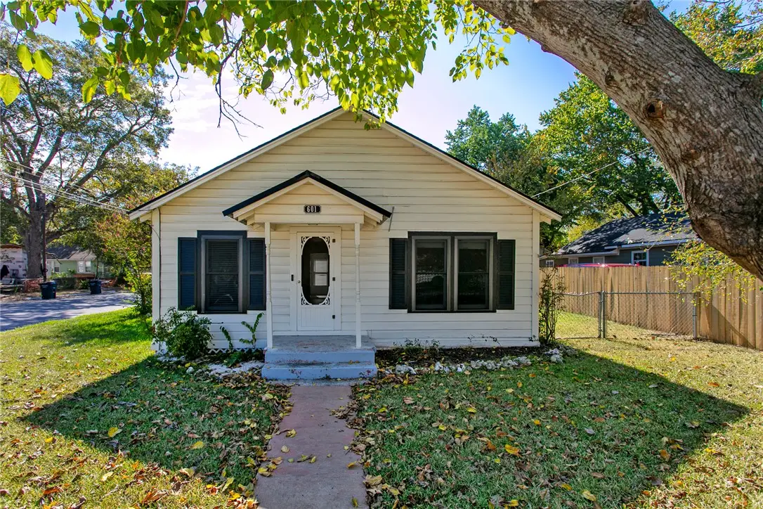 601 W Mustang Street, Caldwell, TX 77836 - #1