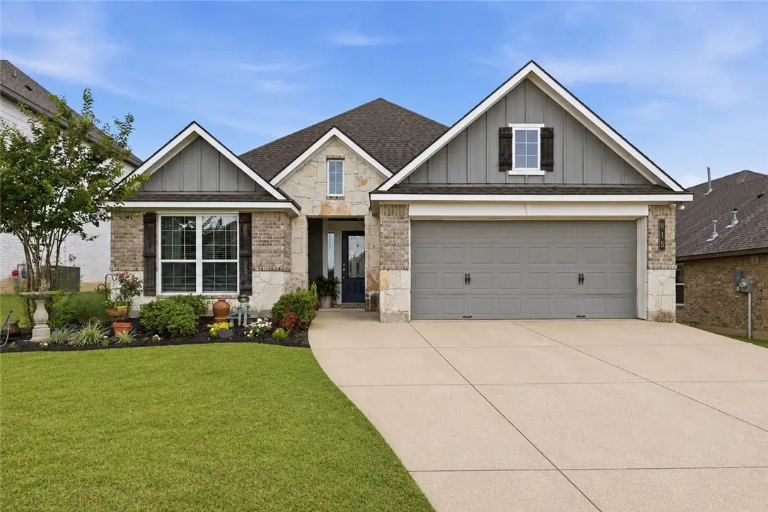 915 Farm Path, Brenham, TX 77833 - #1