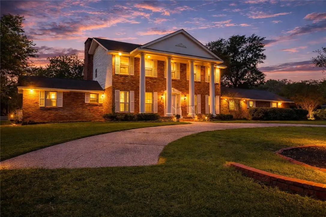 301 Cedar Circle, Brenham, TX 77833 - #1