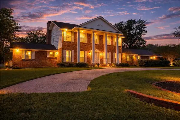 301 Cedar Circle, Brenham, TX 77833