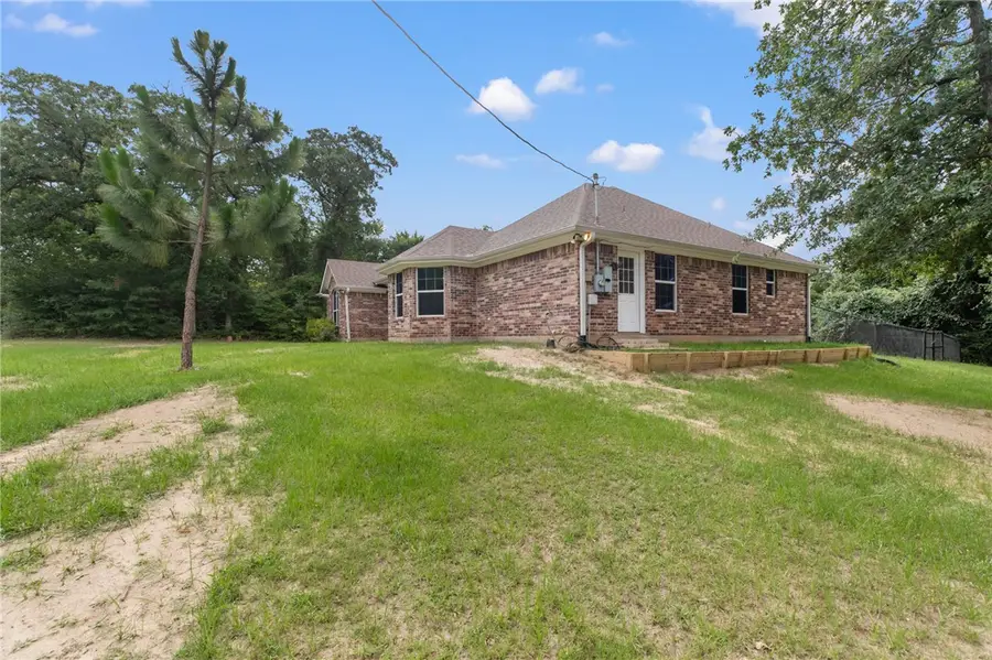 150 Country Place, Hilltop Lakes, TX 77871 - #3