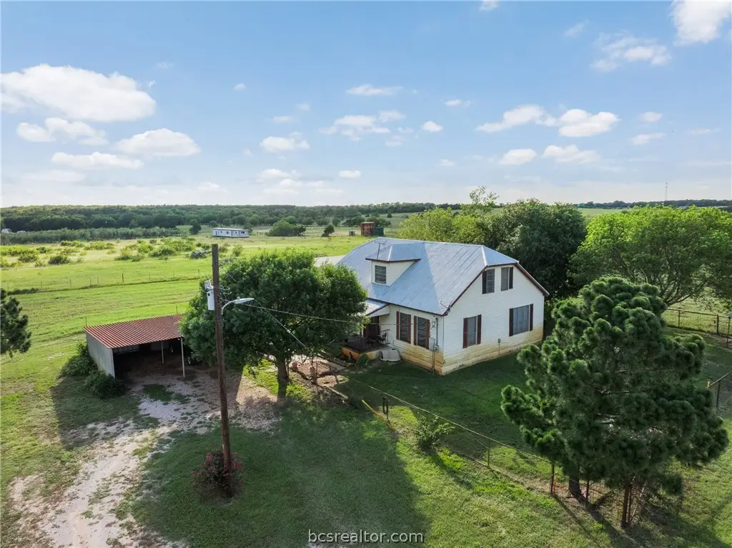 1546 County Road 203, Paige, TX 78659 - #1