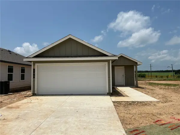 109 Mullins Drive, Rockdale, TX 76567