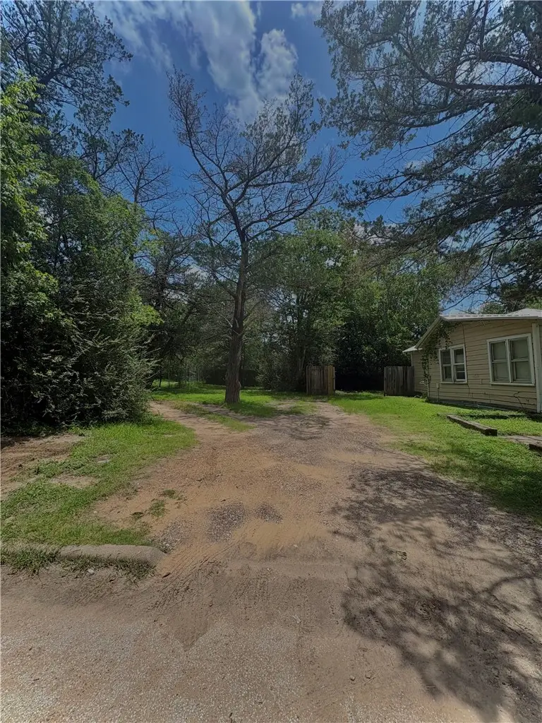 1803 W 18th Street, Bryan, TX 77803 - #2