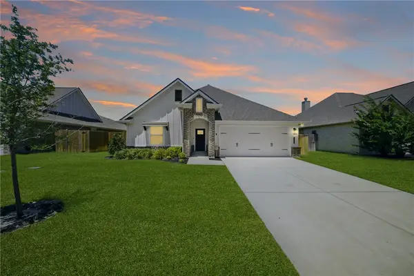 2904 Captain Court, Bryan, TX 77808