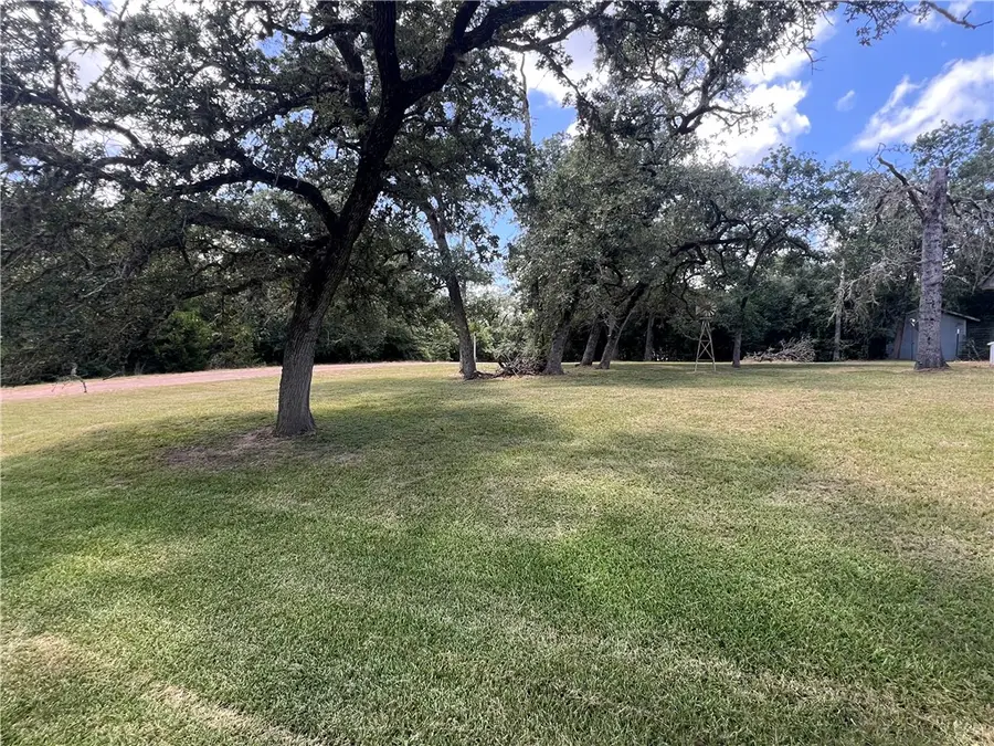 310 Shadow Oak Lane, Somerville, TX 77879 - #2