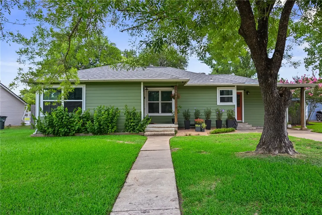 901 E North Avenue, Bryan, TX 77802 - #1