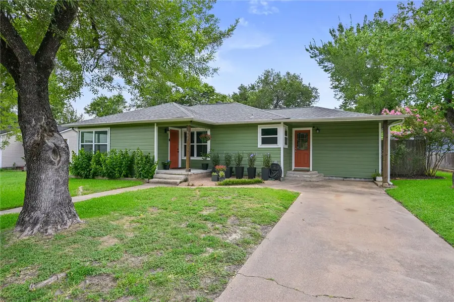 901 E North Avenue, Bryan, TX 77802 - #2