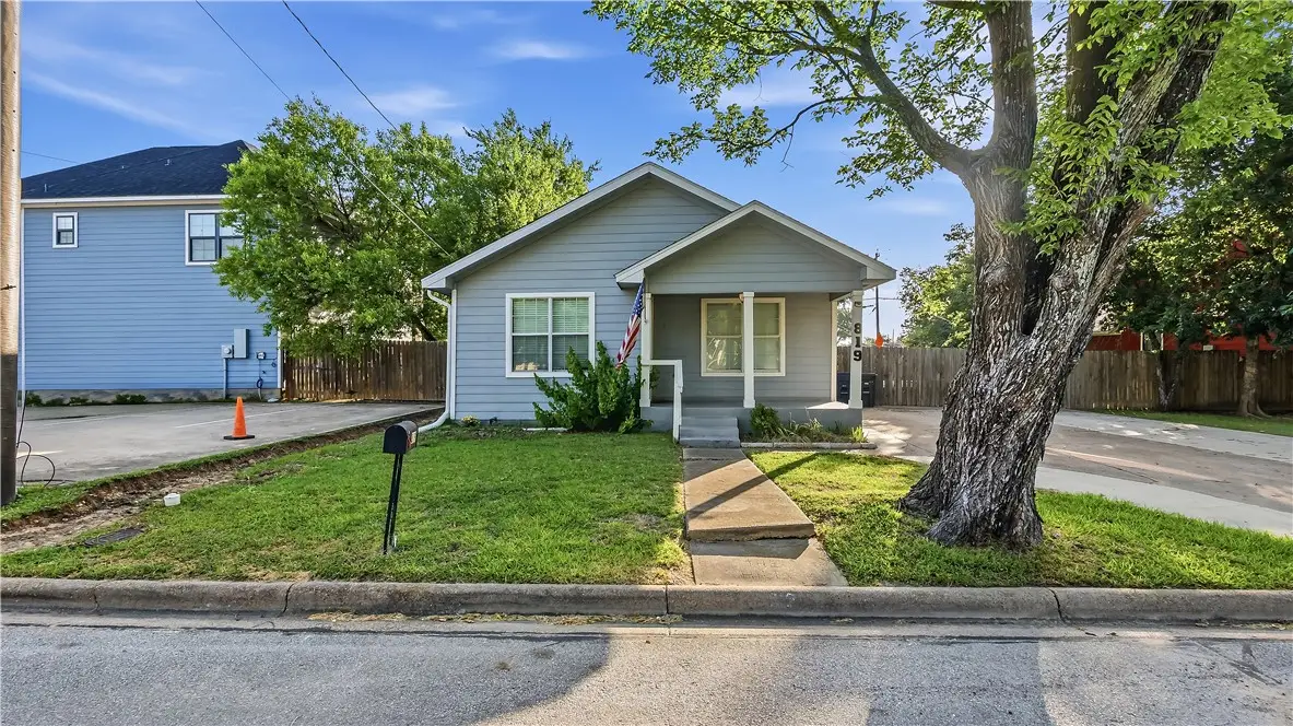 819 Avenue B, College Station, TX 77840 - #1