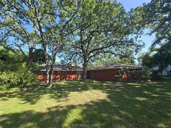 406 Fairway Drive, Bryan, TX 77801