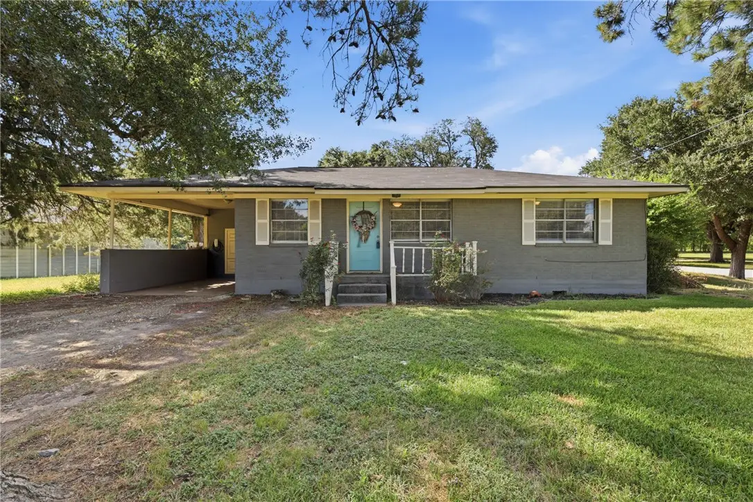 1425 E Collard Street, Madisonville, TX 77864 - #1