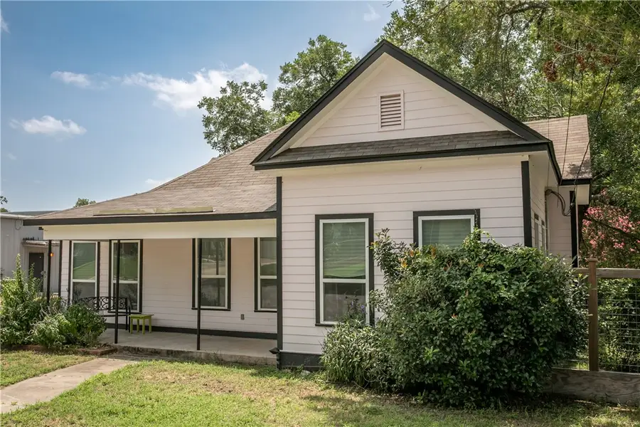 637 N Washington Street, La Grange, TX 78945 - #2