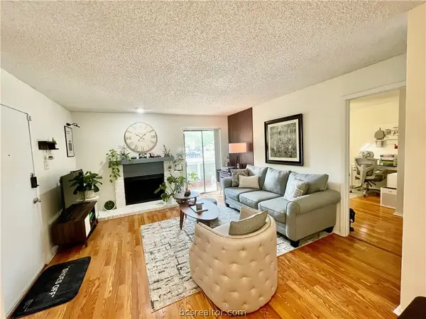 1901 Holleman Drive W #301, College Station, TX 77845