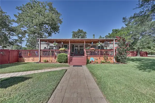 407 Gaywood Lane, Somerville, TX 77879