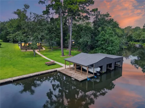 10329 Clyde Acord Road, Franklin, TX 77856