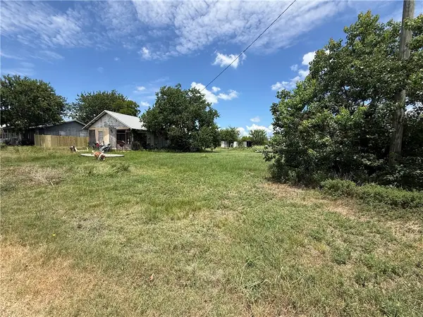 7160 Commerce Street, Iola, TX 77861