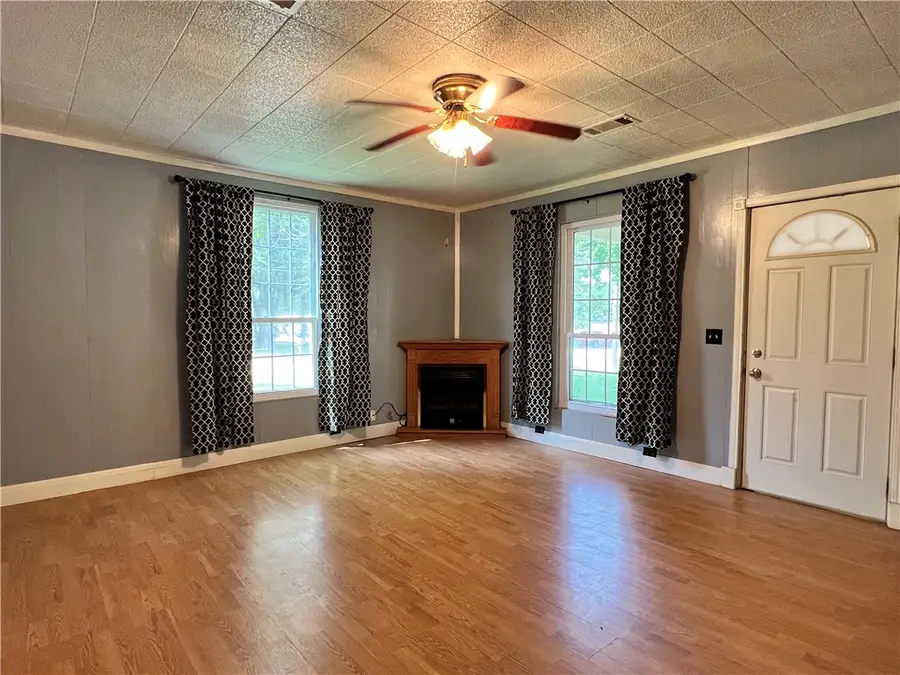 616 N Sharp Street, Franklin, TX 77856 - #2